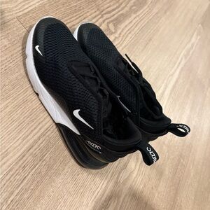 Nike 270